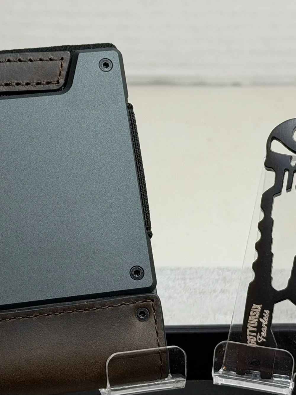 MENS SLIM METAL CARD HOLDER CASH STRAP MINIMALIST PULL TAB WALLET w/MULTI-TOOL👀
